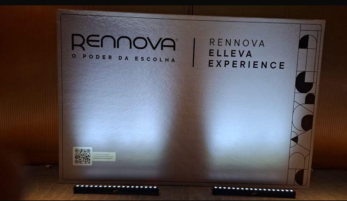 Backdrop Rennova com jardim e espaço para fotos